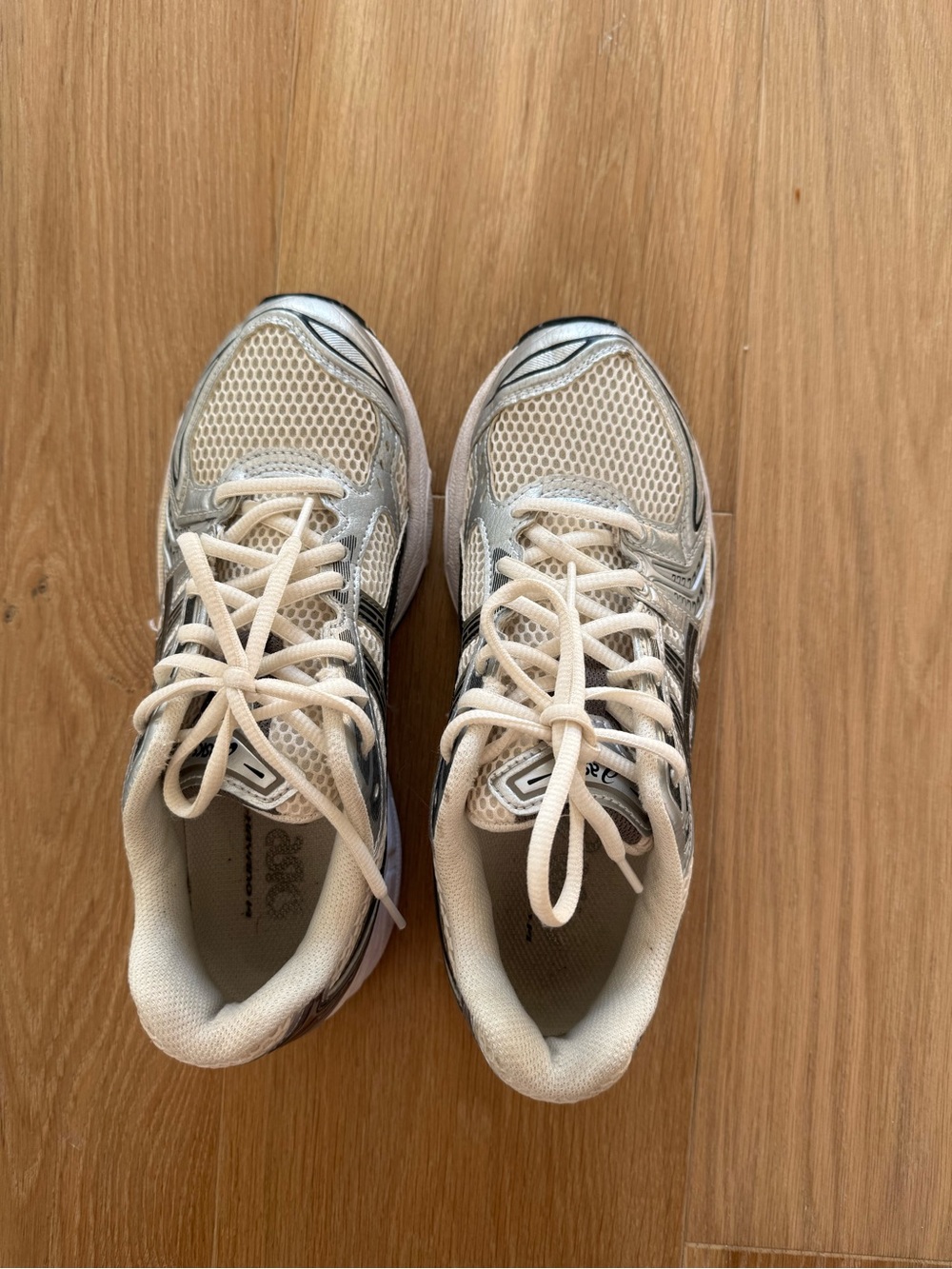 ASICS Gel Kayano 14 a Women's Silver Mesh Running Sneakers - Comfortable Support - Picture 2 of 4